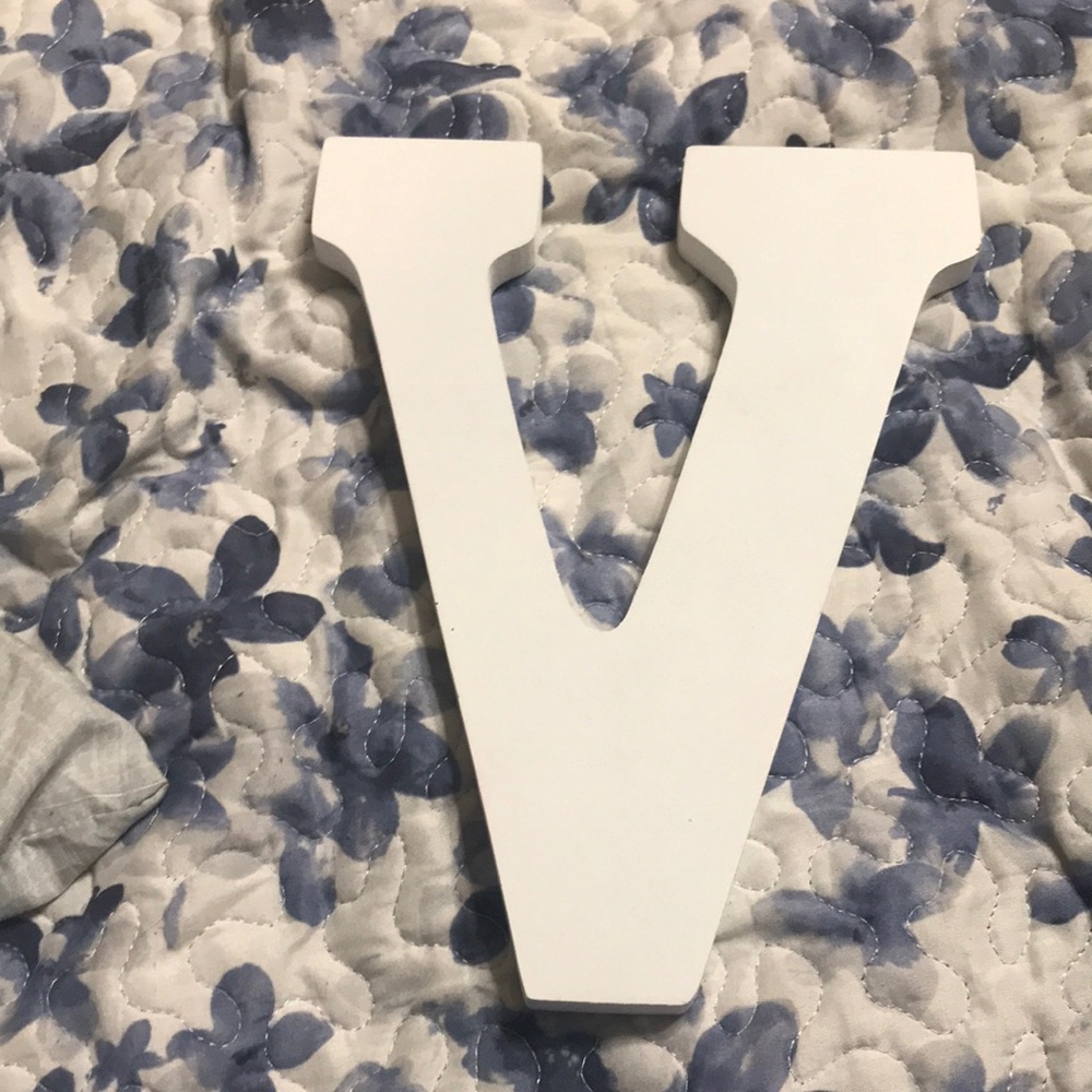 This V is in wonderful condition!
